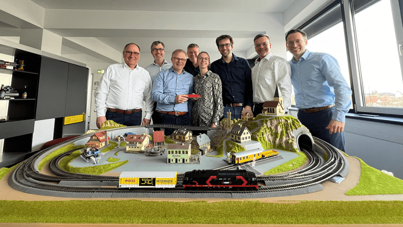 Bosch Connected Industry und :em AG gehen Partnerschaft für die digitale Transformation mittels digitaler Zwillinge ein